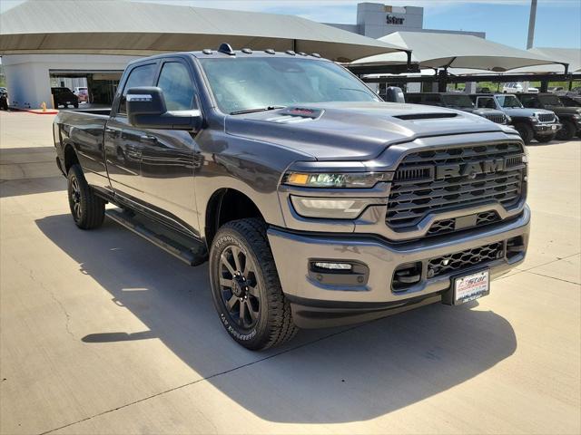 2026 RAM Ram 2500 RAM 2500 BLACK EXPRESS CREW CAB 4X4 8 BOX