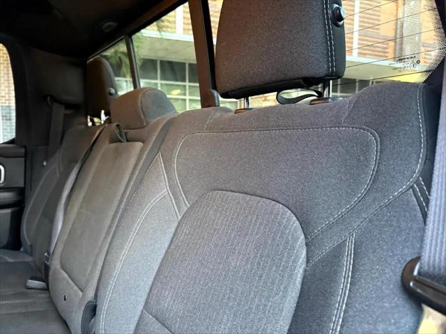 2020 Ram 1500 Big Horn Crew Cab 4x4 5'7" Box