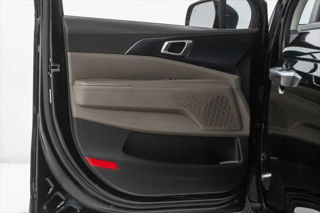 2025 Kia Carnival MPV LXS
