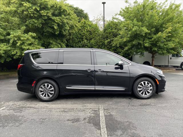 2023 Chrysler Pacifica Hybrid Limited