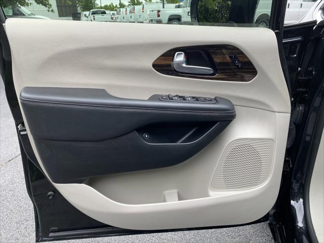 2023 Chrysler Pacifica Hybrid Limited