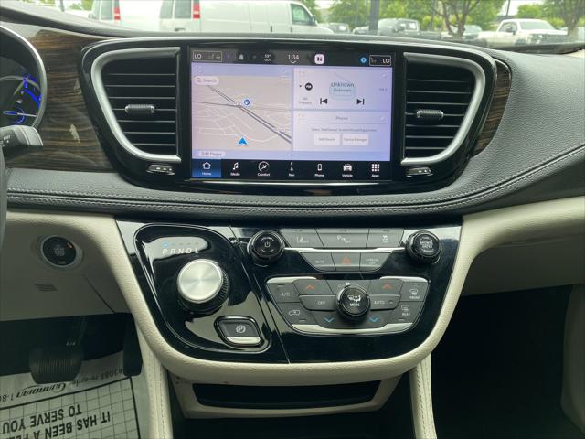 2023 Chrysler Pacifica Hybrid Limited