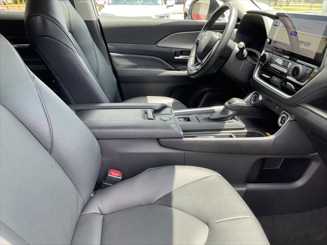 2025 Toyota Grand Highlander LE
