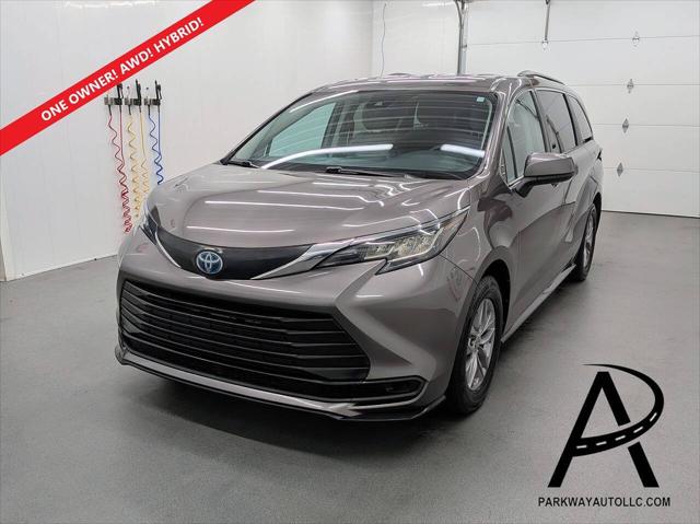 2022 Toyota Sienna LE for sale in Hudsonville, MI