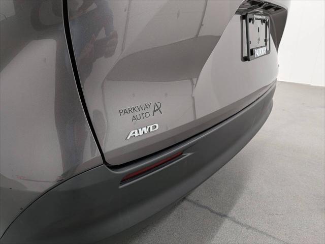 2022 Toyota Sienna LE