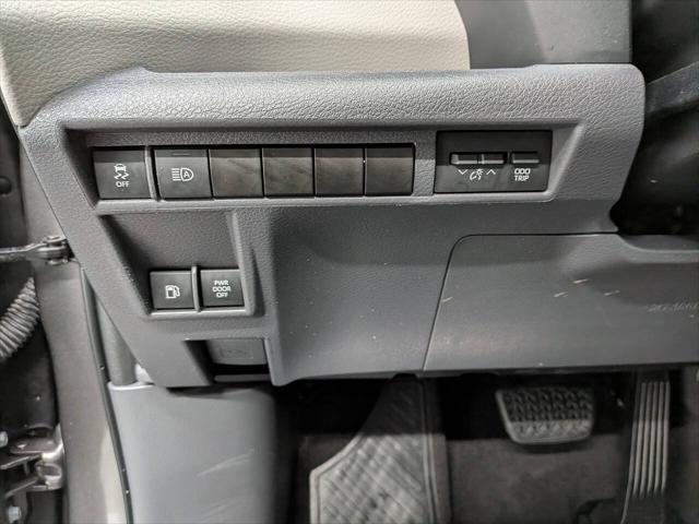 2022 Toyota Sienna LE