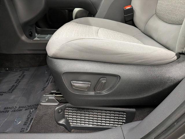 2022 Toyota Sienna LE