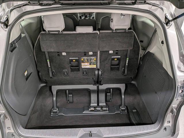 2022 Toyota Sienna LE