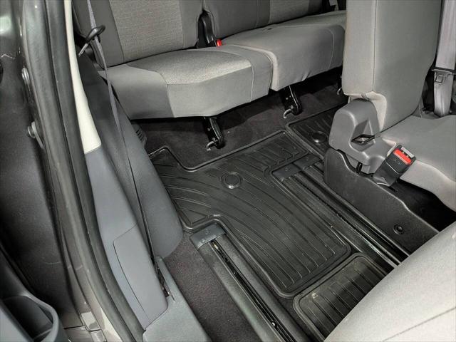 2022 Toyota Sienna LE