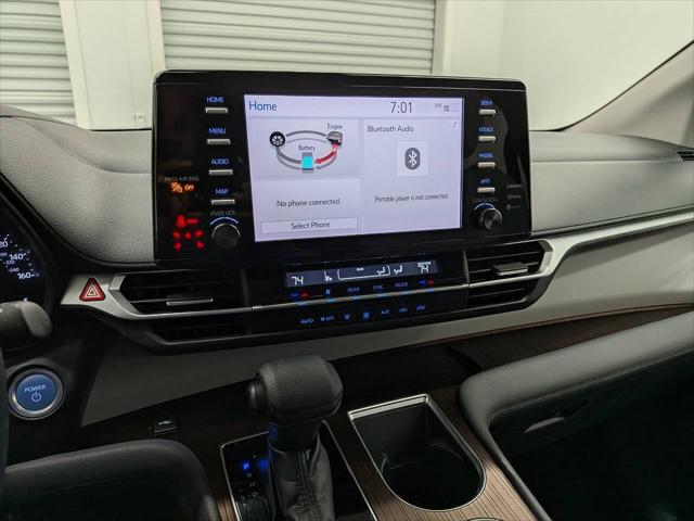 2022 Toyota Sienna LE