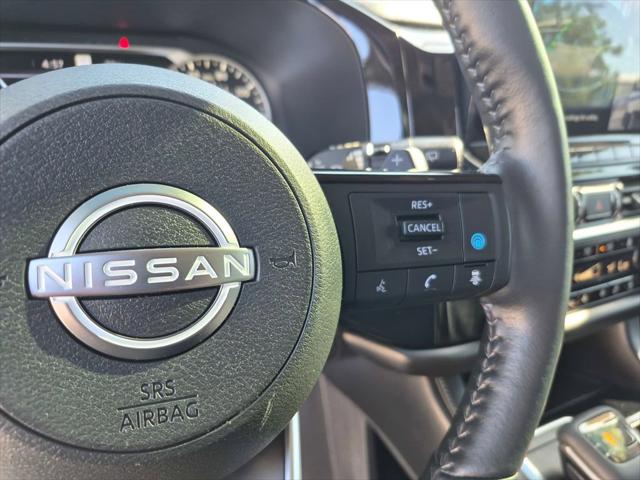 2023 Nissan Pathfinder SL FWD