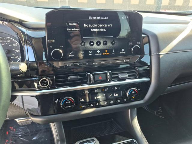 2023 Nissan Pathfinder SL FWD