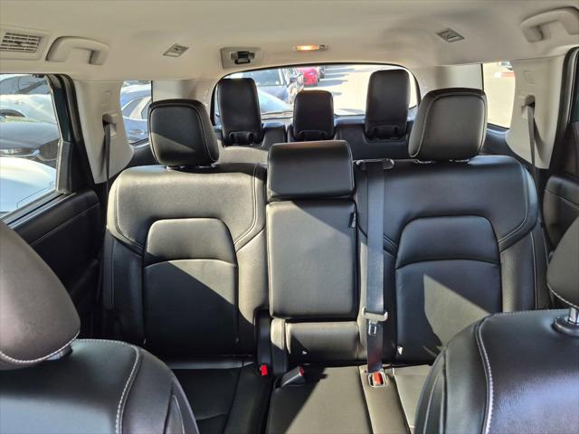 2023 Nissan Pathfinder SL FWD