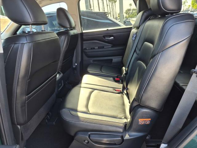 2023 Nissan Pathfinder SL FWD
