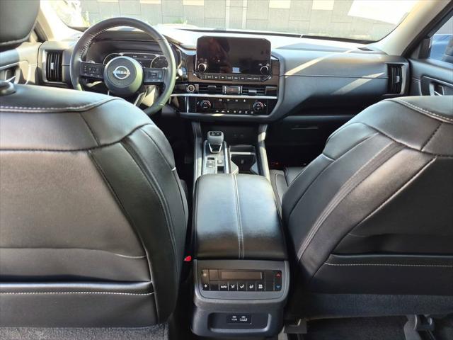 2023 Nissan Pathfinder SL FWD