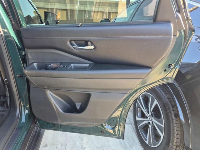 2023 Nissan Pathfinder SL FWD