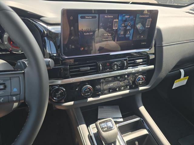2026 Nissan Pathfinder SL