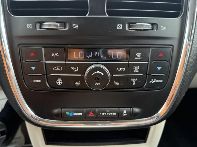 2015 Chrysler Town & Country Touring-L