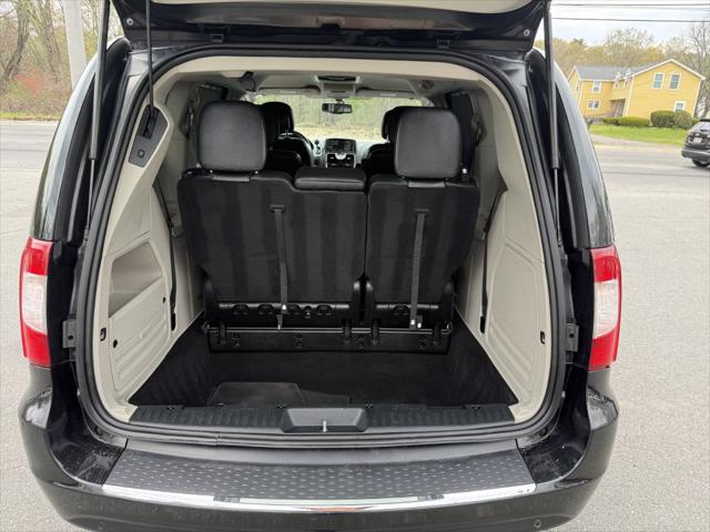 2015 Chrysler Town & Country Touring-L