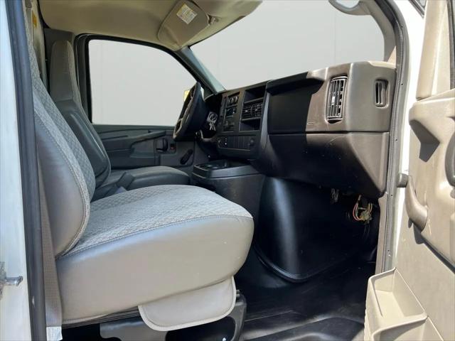 2009 Chevrolet Express Cutaway Work Van