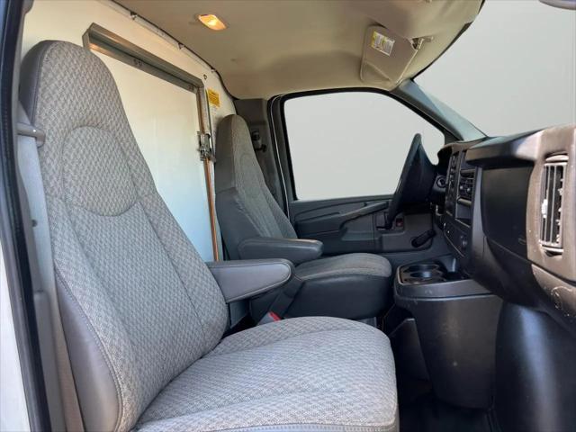 2009 Chevrolet Express Cutaway Work Van
