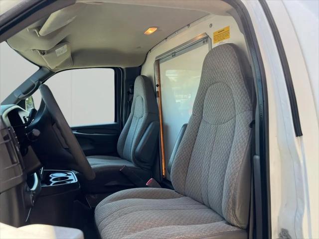 2009 Chevrolet Express Cutaway Work Van