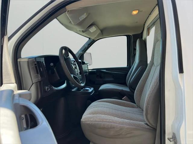 2009 Chevrolet Express Cutaway Work Van