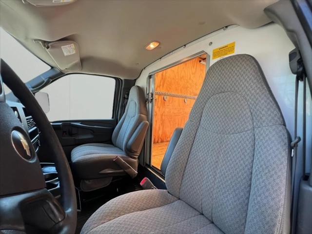 2009 Chevrolet Express Cutaway Work Van