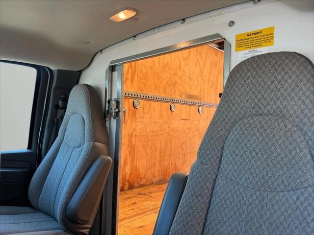 2009 Chevrolet Express Cutaway Work Van