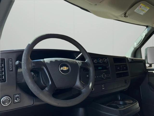 2009 Chevrolet Express Cutaway Work Van