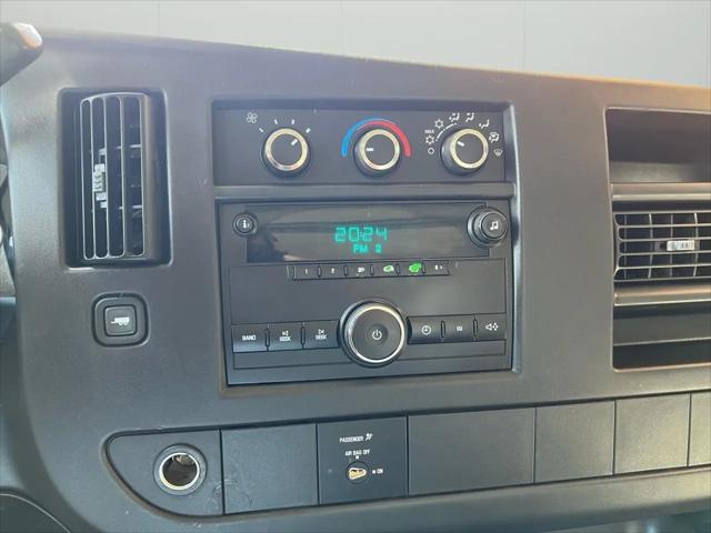 2009 Chevrolet Express Cutaway Work Van