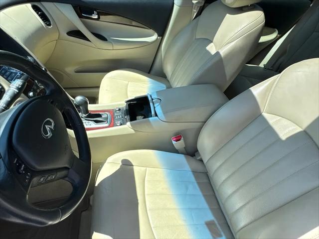 2016 INFINITI QX50 Standard