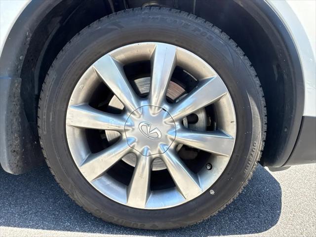 2016 INFINITI QX50 Standard