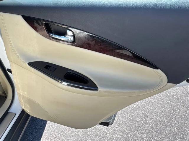 2016 INFINITI QX50 Standard