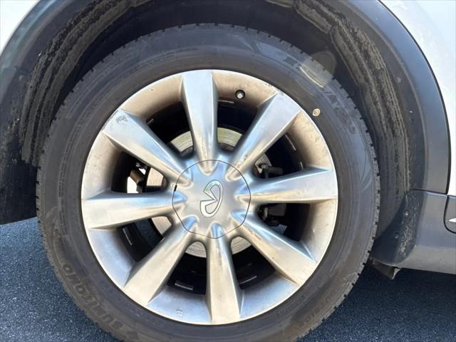 2016 INFINITI QX50 Standard