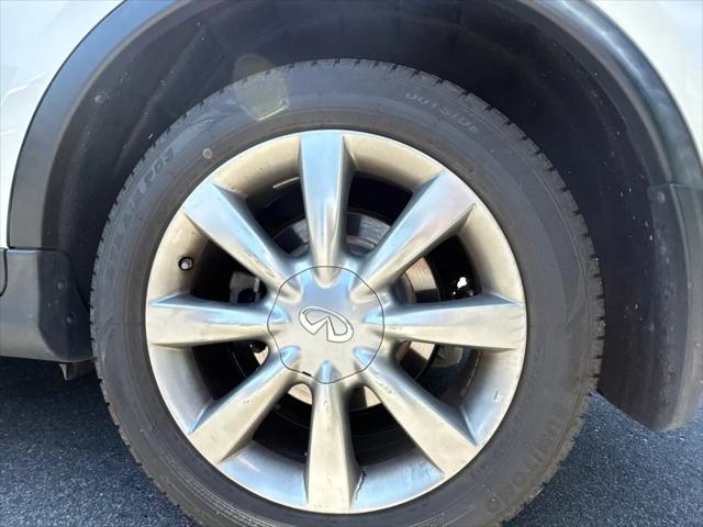 2016 INFINITI QX50 Standard