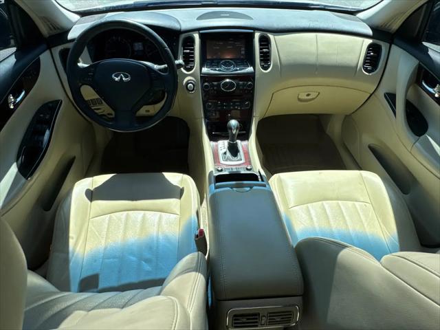 2016 INFINITI QX50 Standard