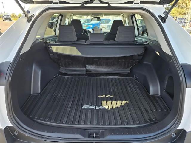 2023 Toyota RAV4 Hybrid LE