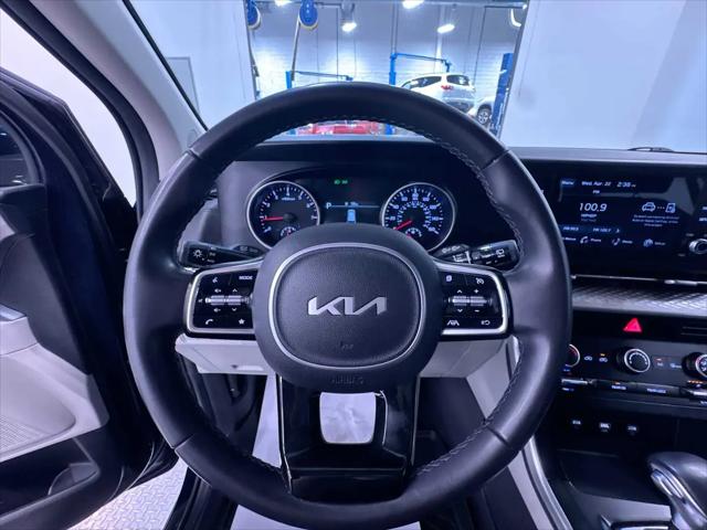 2023 Kia Carnival MPV LX Seat Package