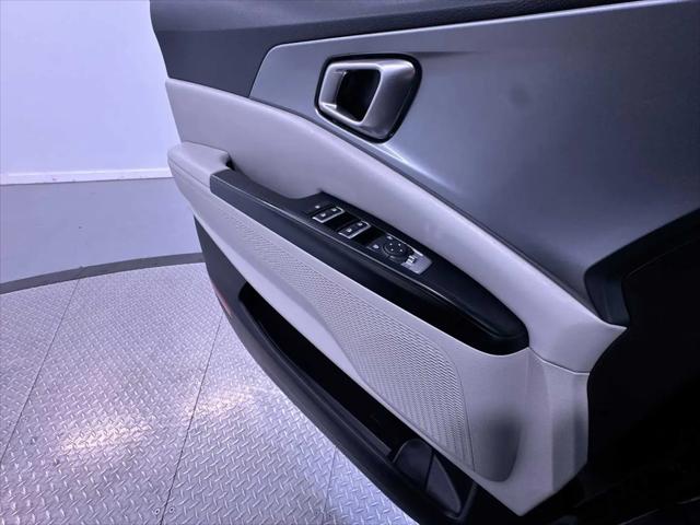 2023 Kia Carnival MPV LX Seat Package