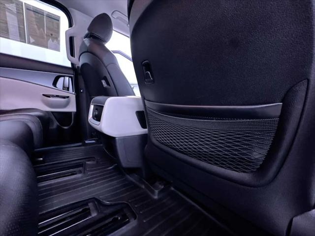 2023 Kia Carnival MPV LX Seat Package