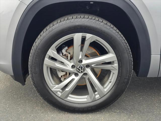 2024 Volkswagen Atlas Cross Sport 2.0T SEL R-Line