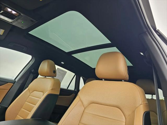 2024 Volkswagen Atlas Cross Sport 2.0T SEL R-Line