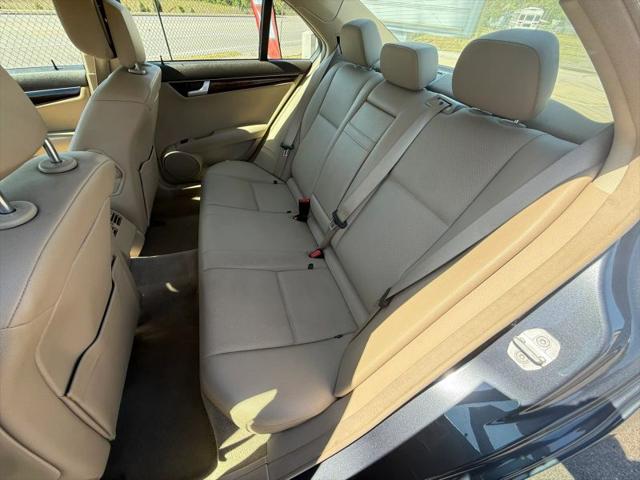 2013 Mercedes-Benz C-CLASS C 300 Luxury 4MATIC