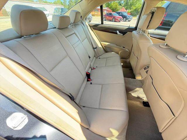 2013 Mercedes-Benz C-CLASS C 300 Luxury 4MATIC