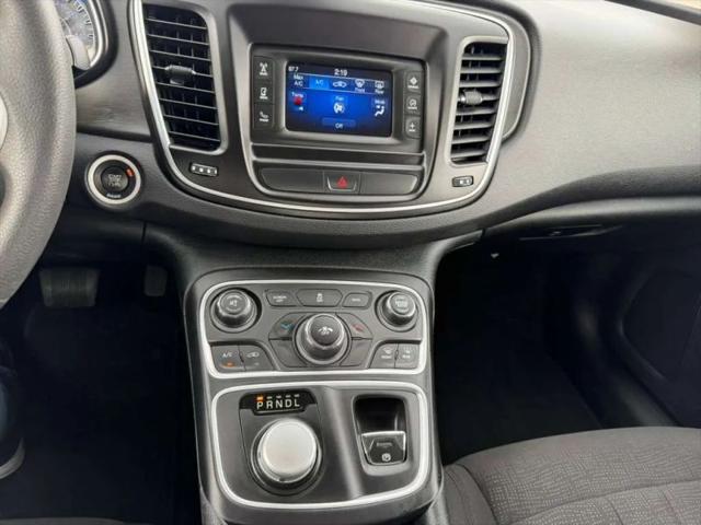 2016 Chrysler 200 Limited