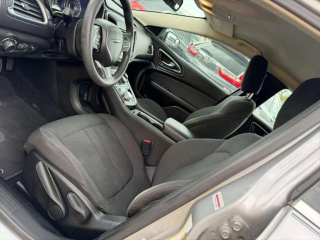 2016 Chrysler 200 Limited