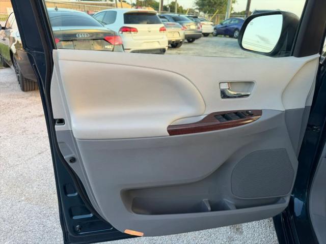 2011 Toyota Sienna XLE V6
