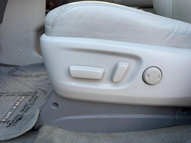 2011 Toyota Sienna XLE V6
