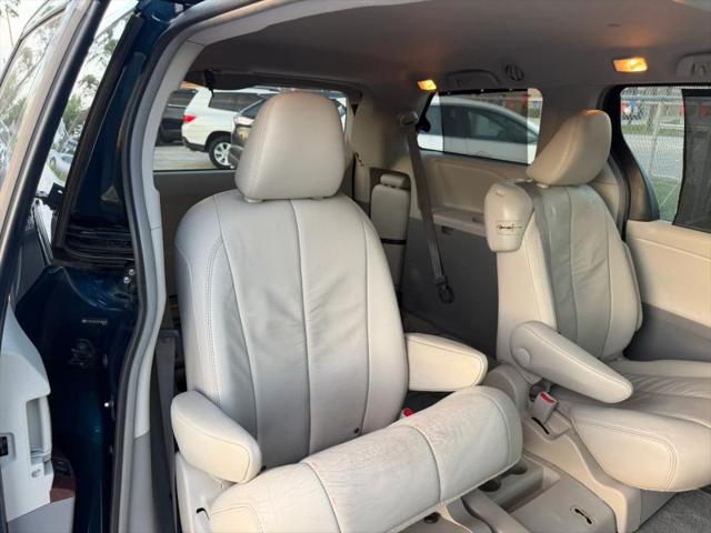 2011 Toyota Sienna XLE V6